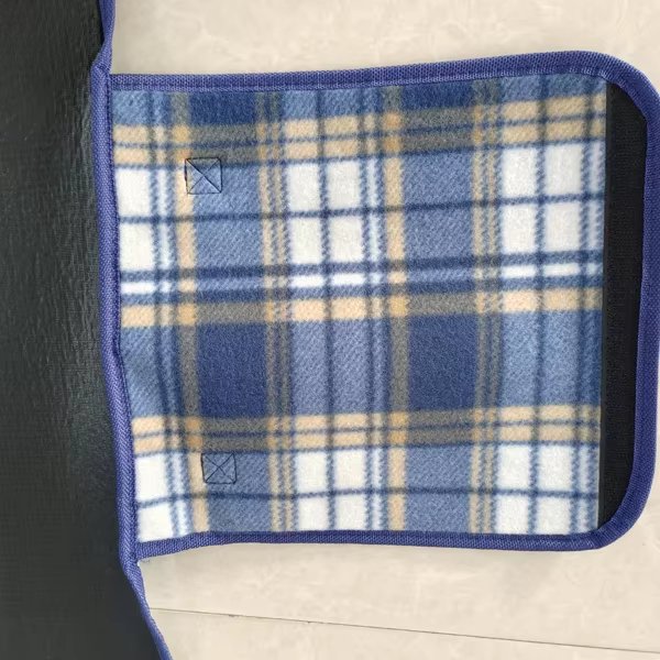 Detail-10 Waterproof PEVA Picnic Blanket